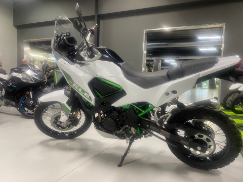 2026 Kawasaki KLE®500 SE ABS in Topeka, Kansas - Photo 3