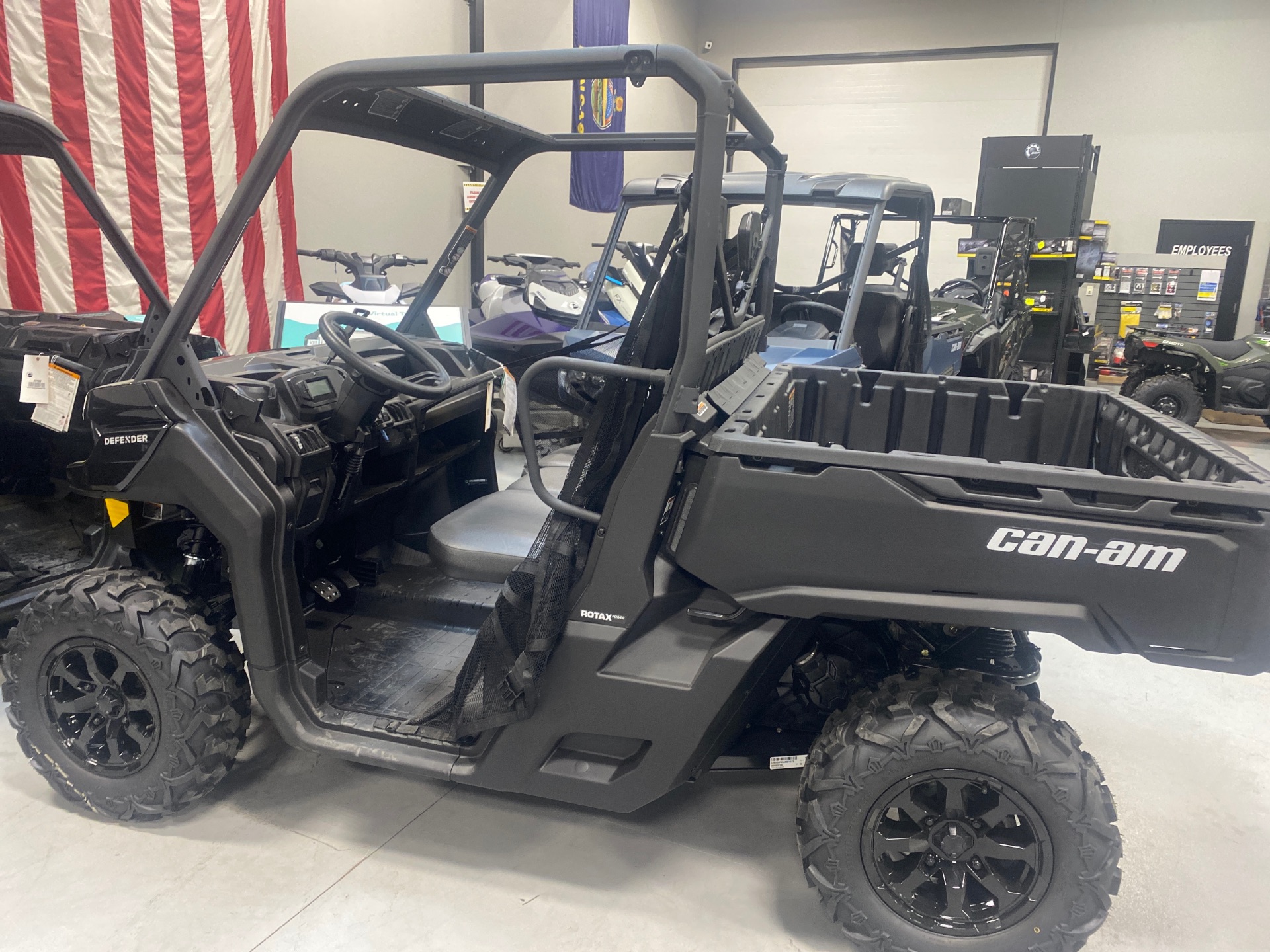 2025 Can-Am Defender DPS HD9 in Topeka, Kansas - Photo 1