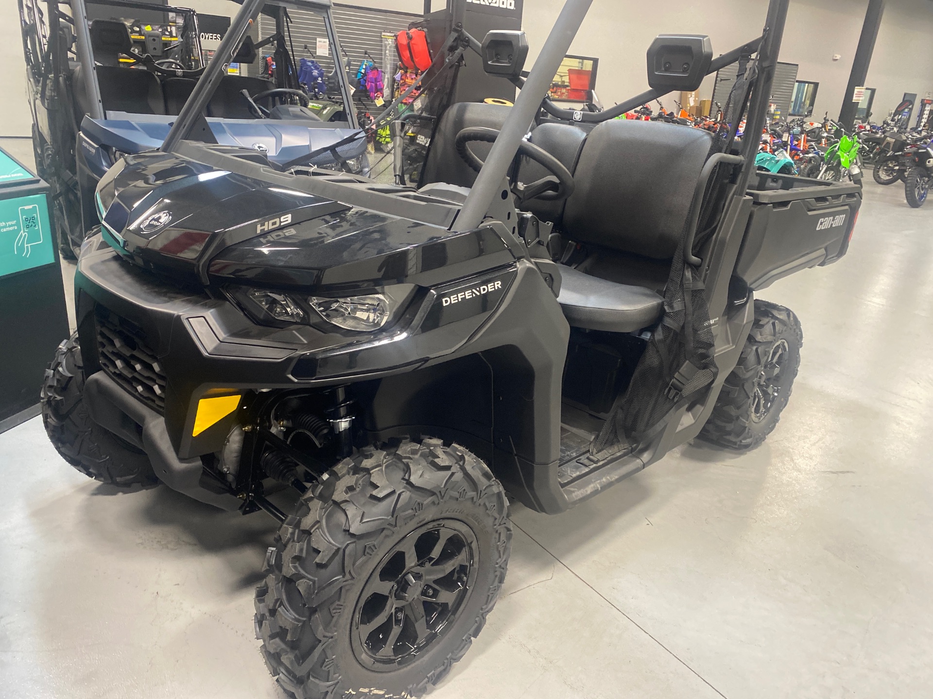 2025 Can-Am Defender DPS HD9 in Topeka, Kansas - Photo 2