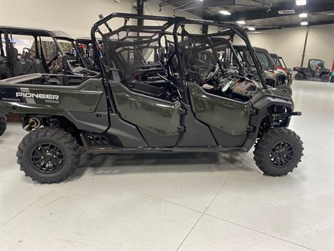 2025 Honda Pioneer 1000-6 Deluxe Crew in Topeka, Kansas - Photo 1