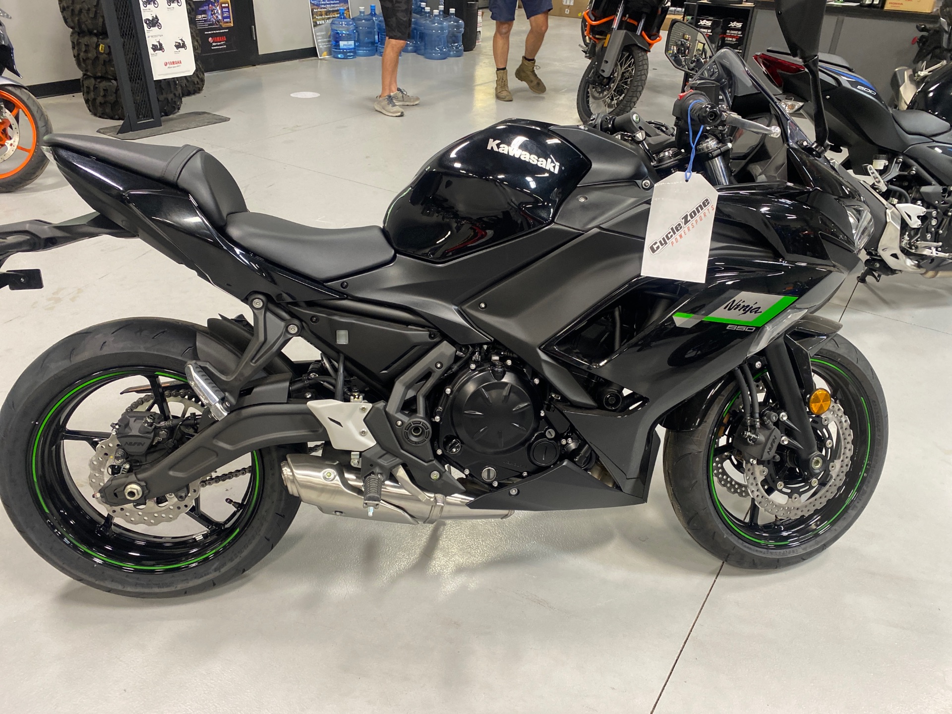 2025 Kawasaki Ninja 650 in Topeka, Kansas - Photo 2