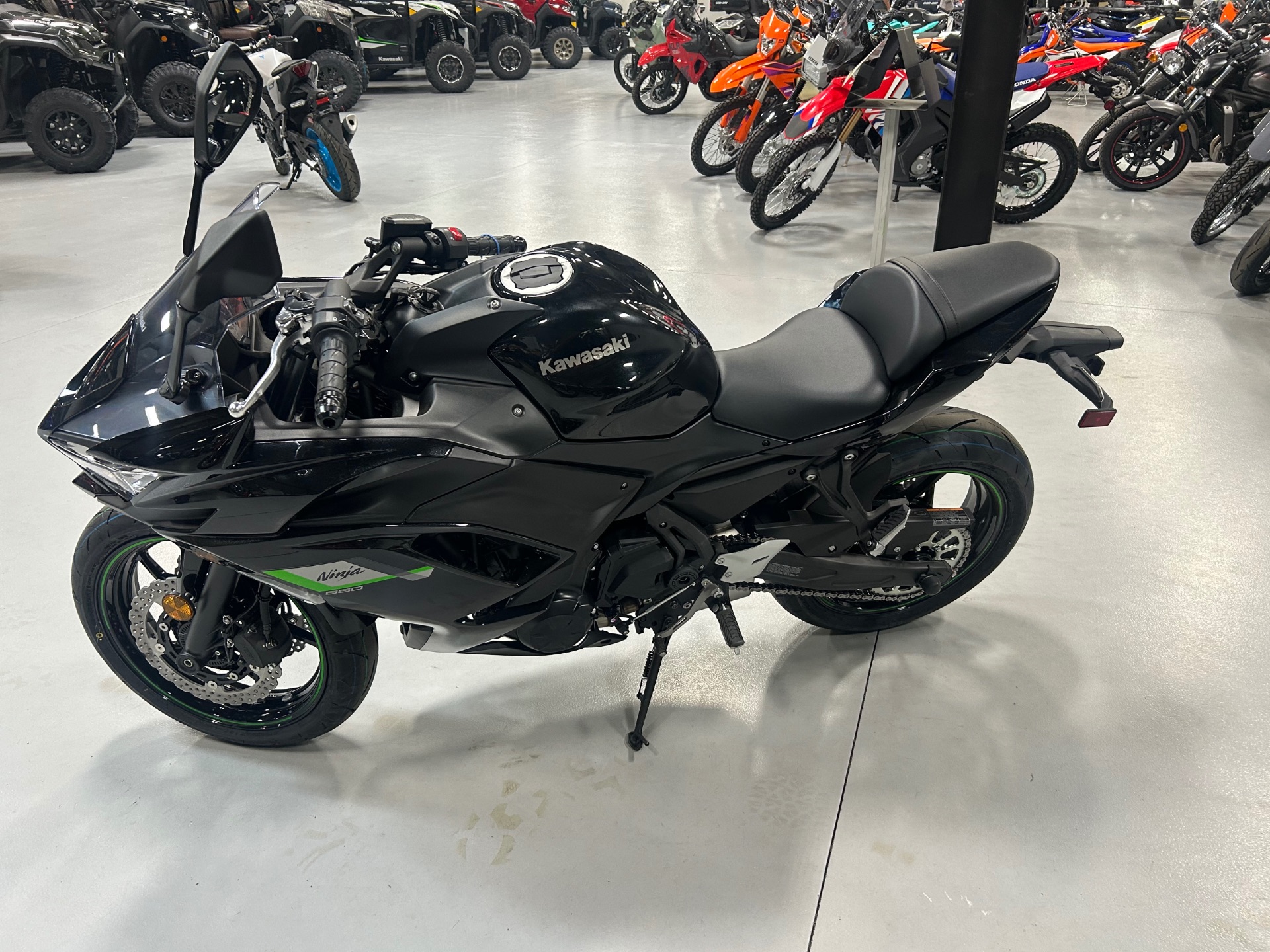 2025 Kawasaki Ninja 650 in Topeka, Kansas - Photo 5