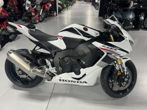 2027 Honda CBR1000RR in Topeka, Kansas