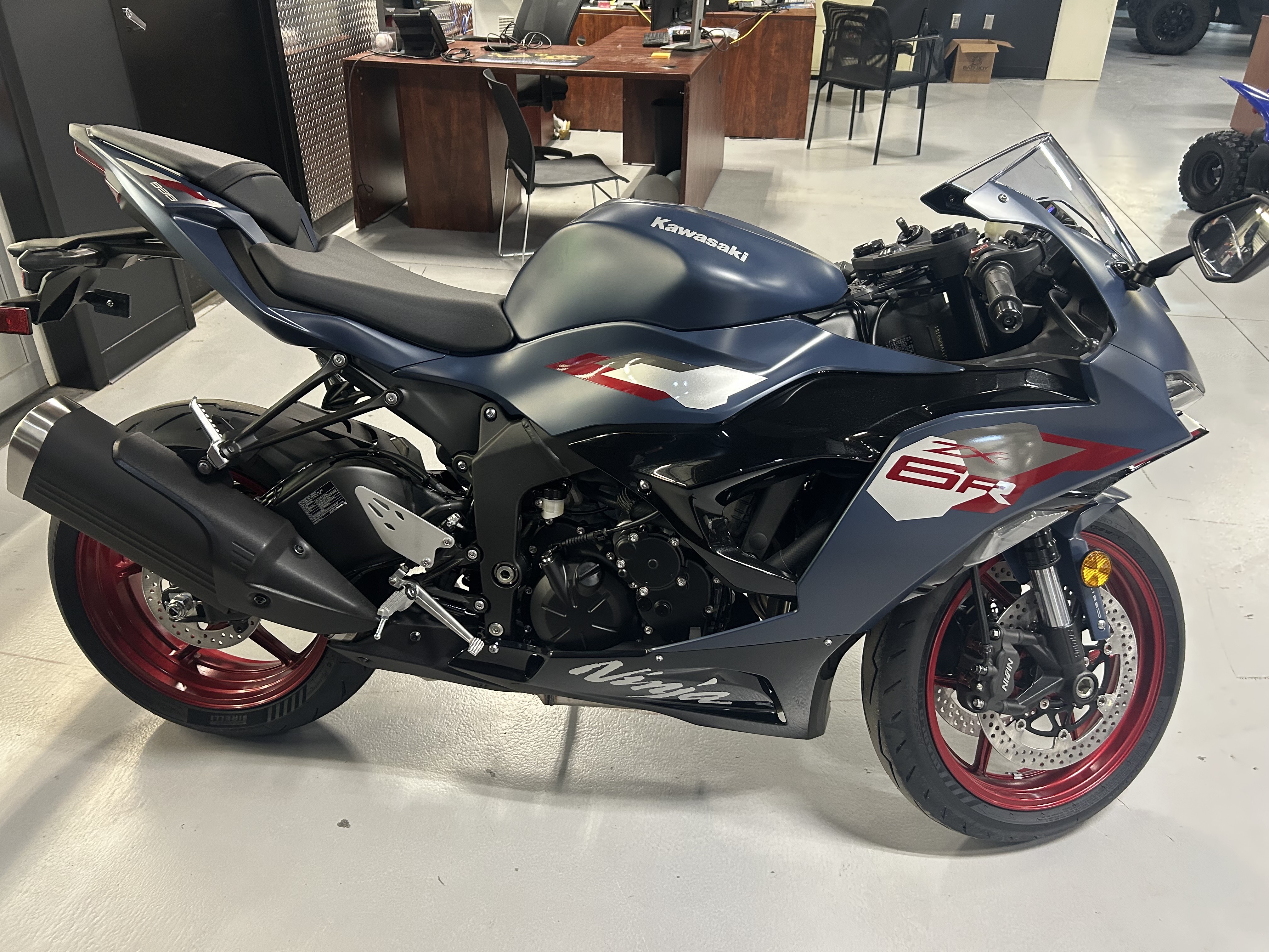 2027 Kawasaki Ninja® ZX-6R ABS 2