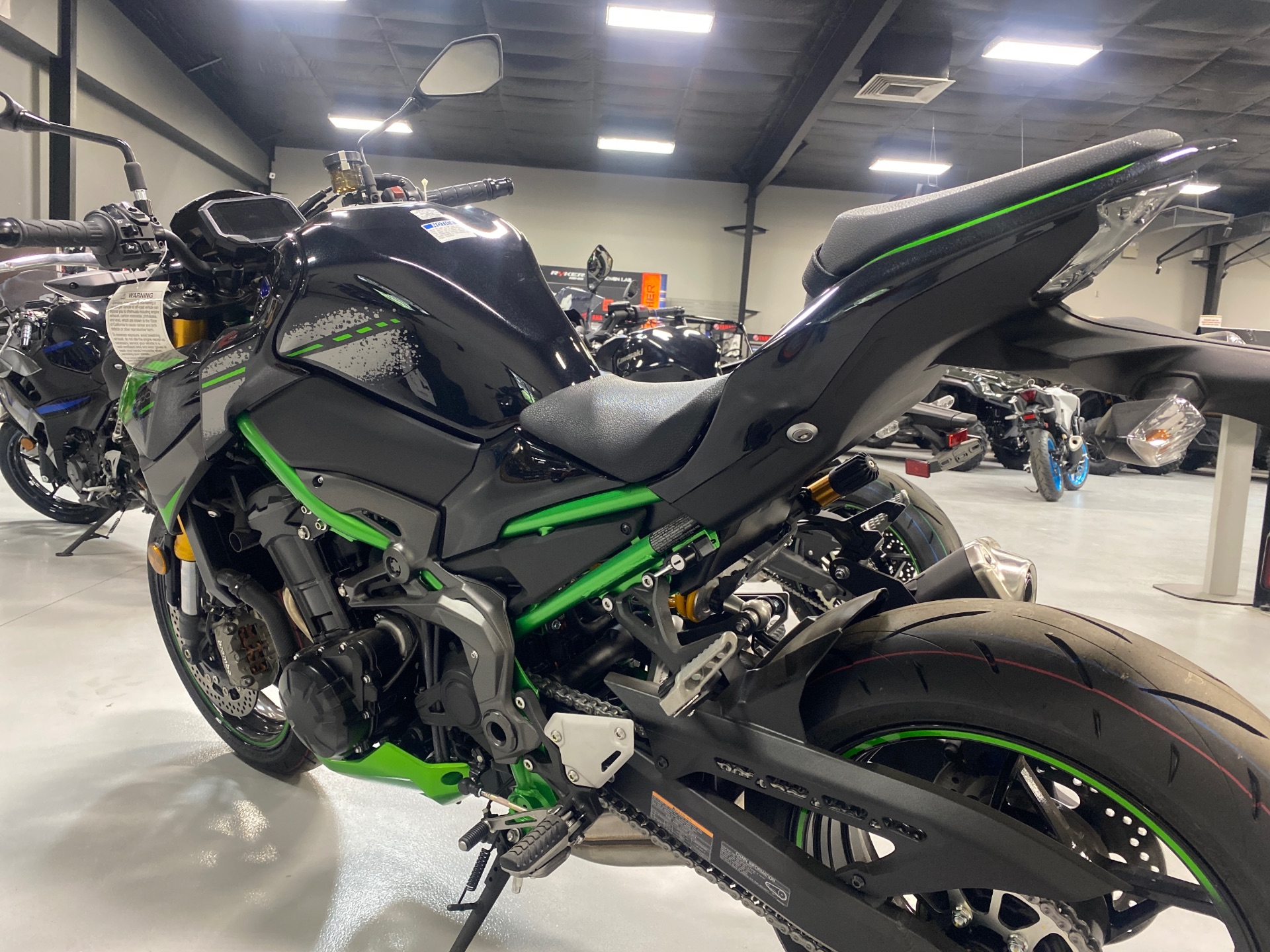 2024 Kawasaki Z900 SE ABS in Topeka, Kansas - Photo 2