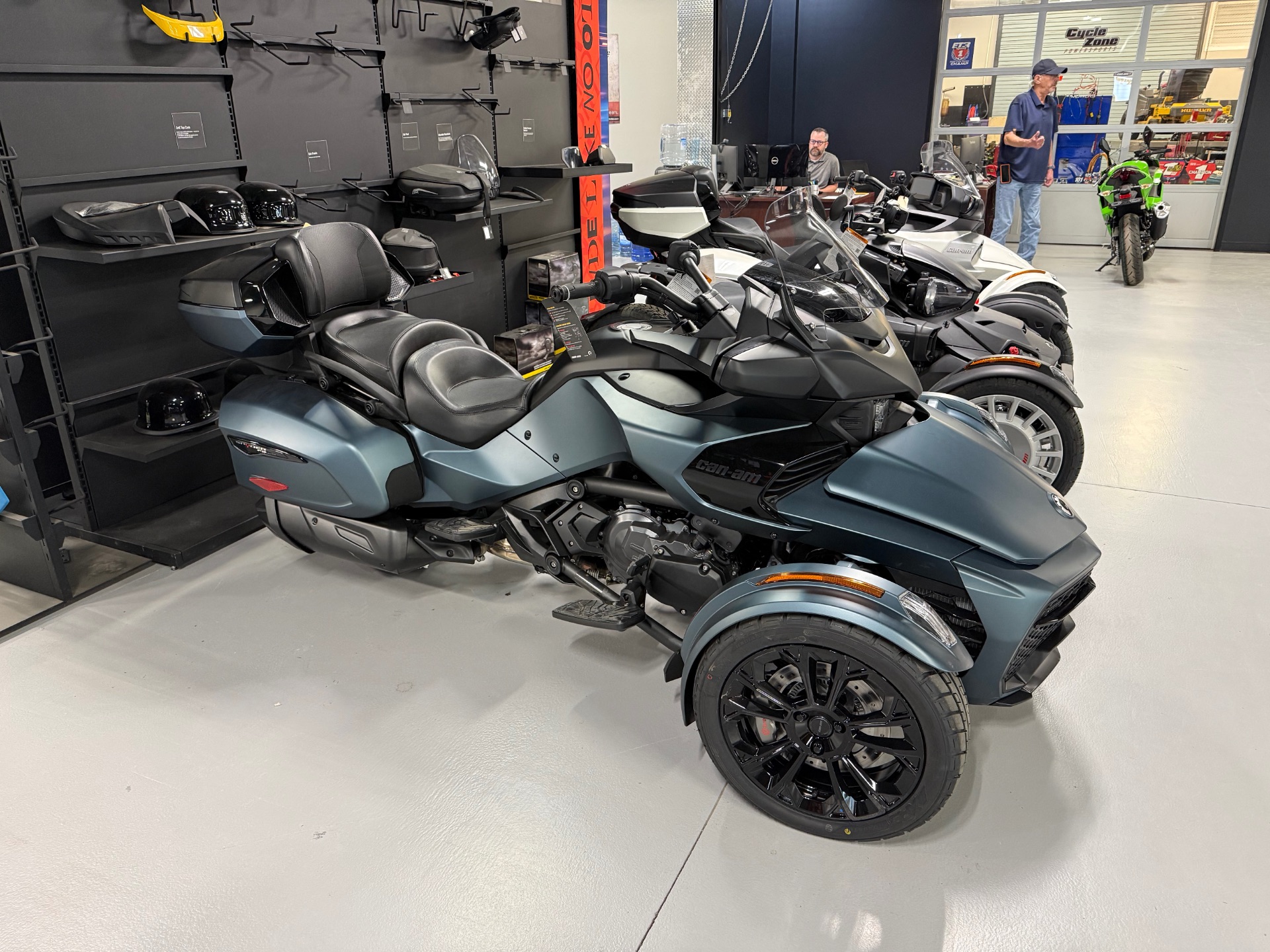 2026 Can-Am Spyder F3 Limited in Topeka, Kansas - Photo 2