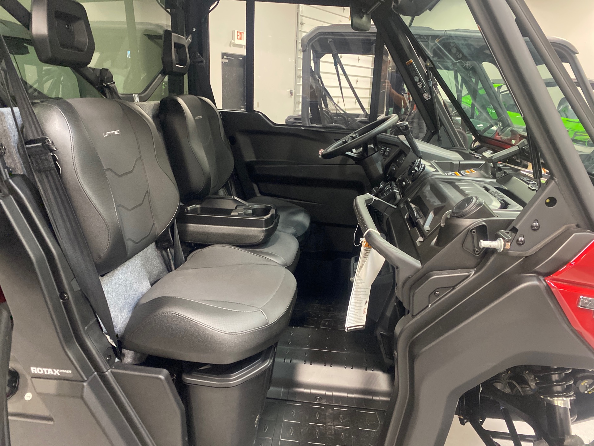 2025 Can-Am Defender Limited in Topeka, Kansas - Photo 2