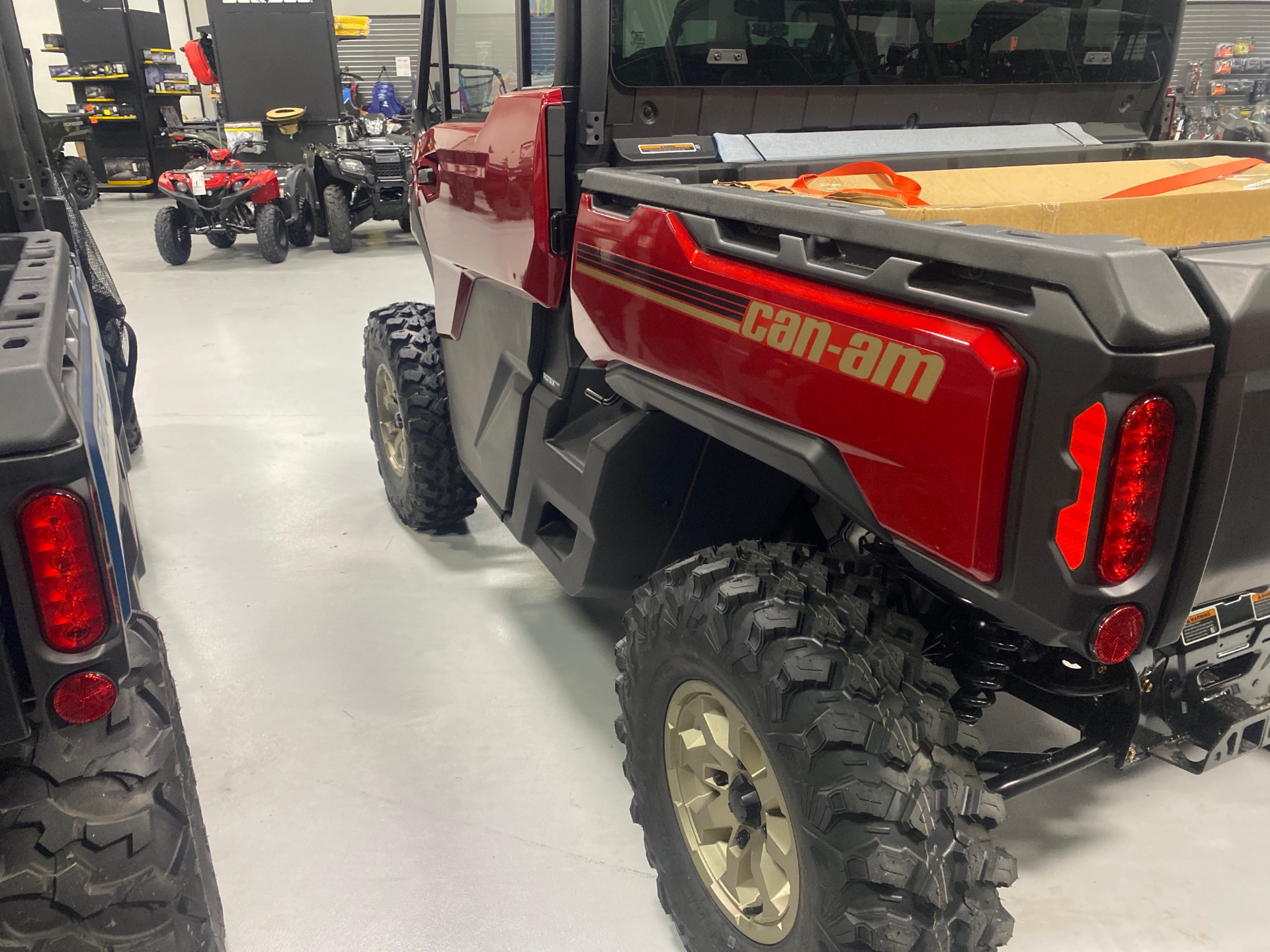2025 Can-Am Defender Limited in Topeka, Kansas - Photo 4