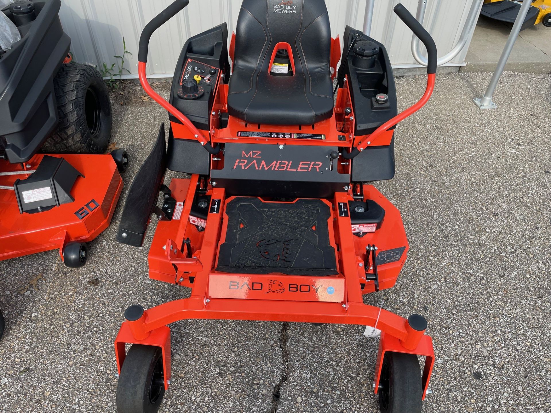 2025 Bad Boy Mowers MZ Rambler 42 in. Briggs EX1900 19 hp in Topeka, Kansas - Photo 2