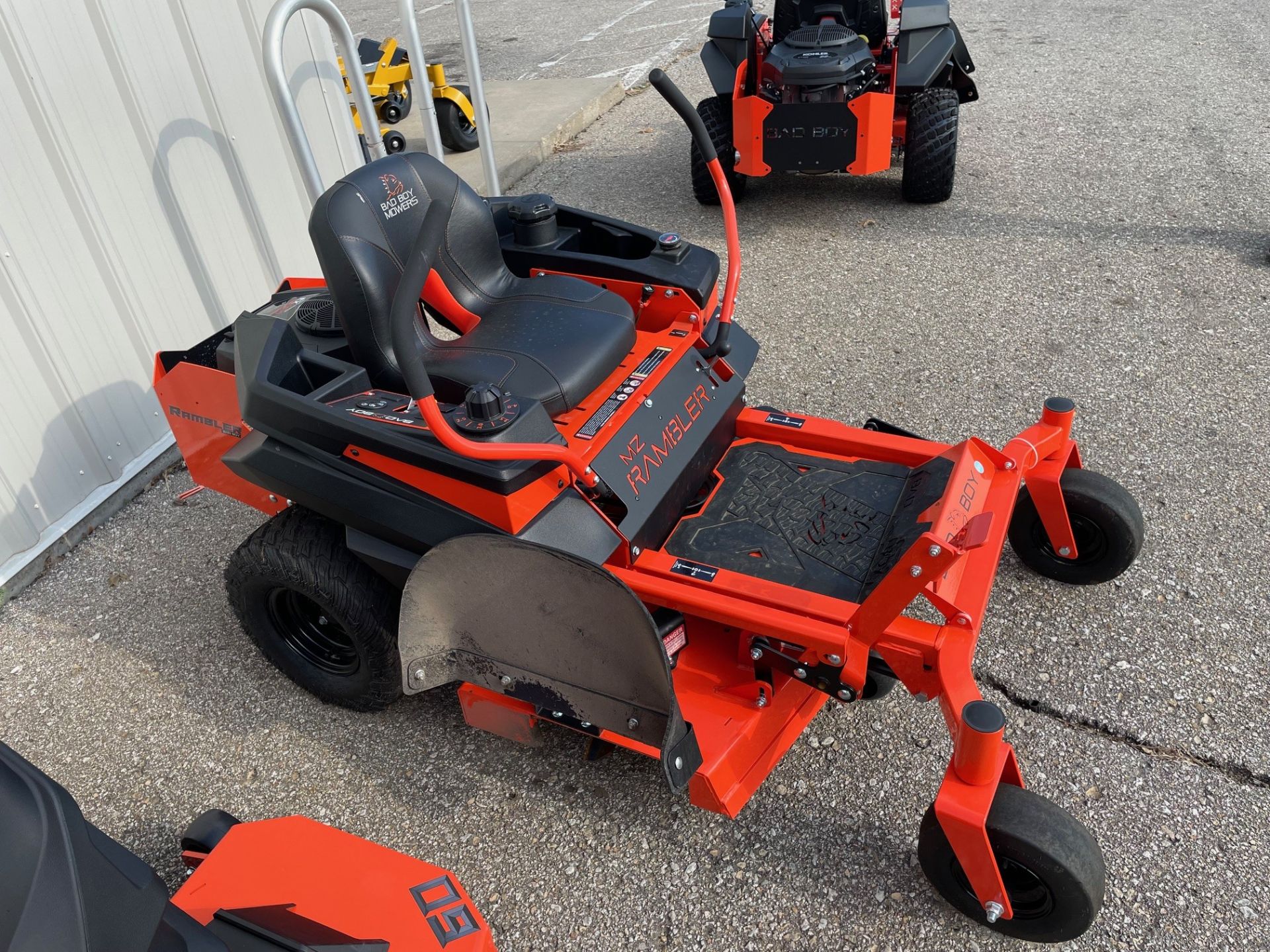 2025 Bad Boy Mowers MZ Rambler 42 in. Briggs EX1900 19 hp in Topeka, Kansas - Photo 3