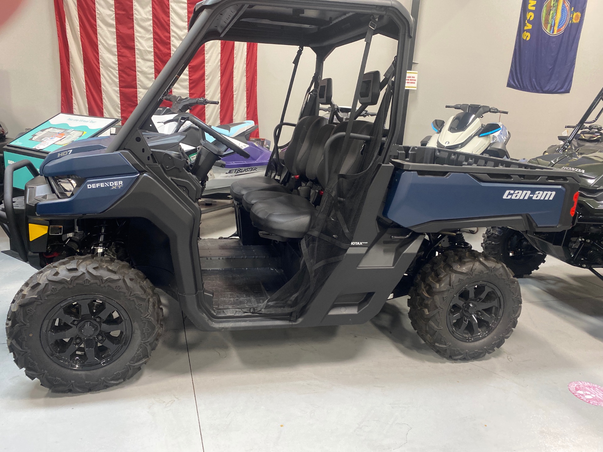 2025 Can-Am Defender XT HD7 in Topeka, Kansas - Photo 1