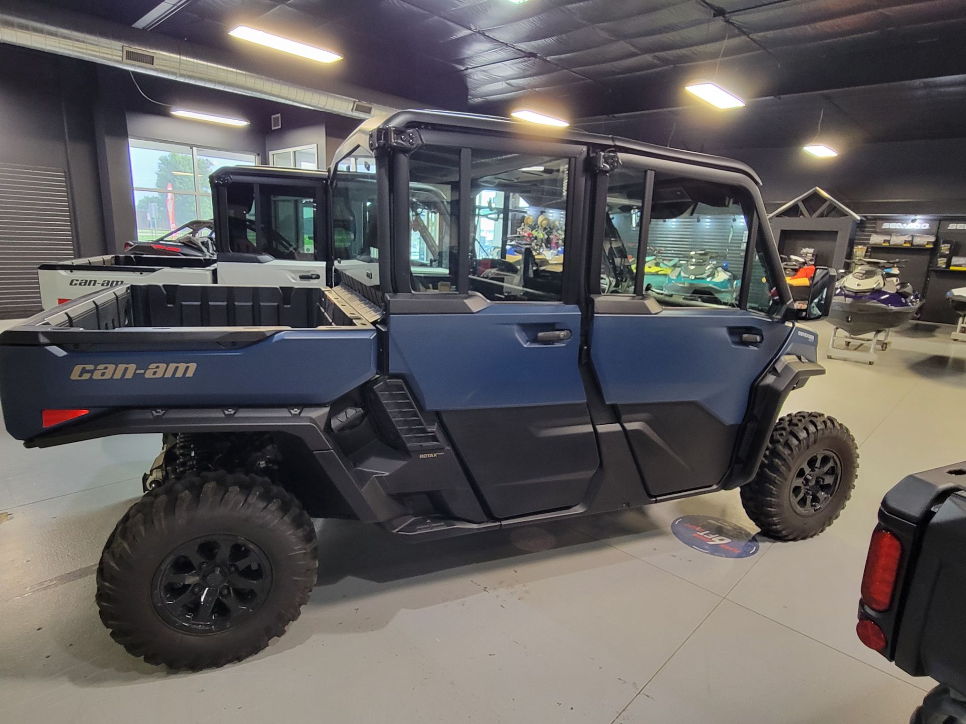 2026 Can-Am Defender MAX XT CAB HD11