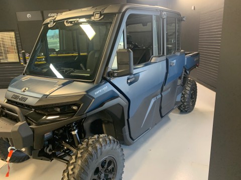 2026 Can-Am Defender MAX XT CAB HD11 in Topeka, Kansas - Photo 2