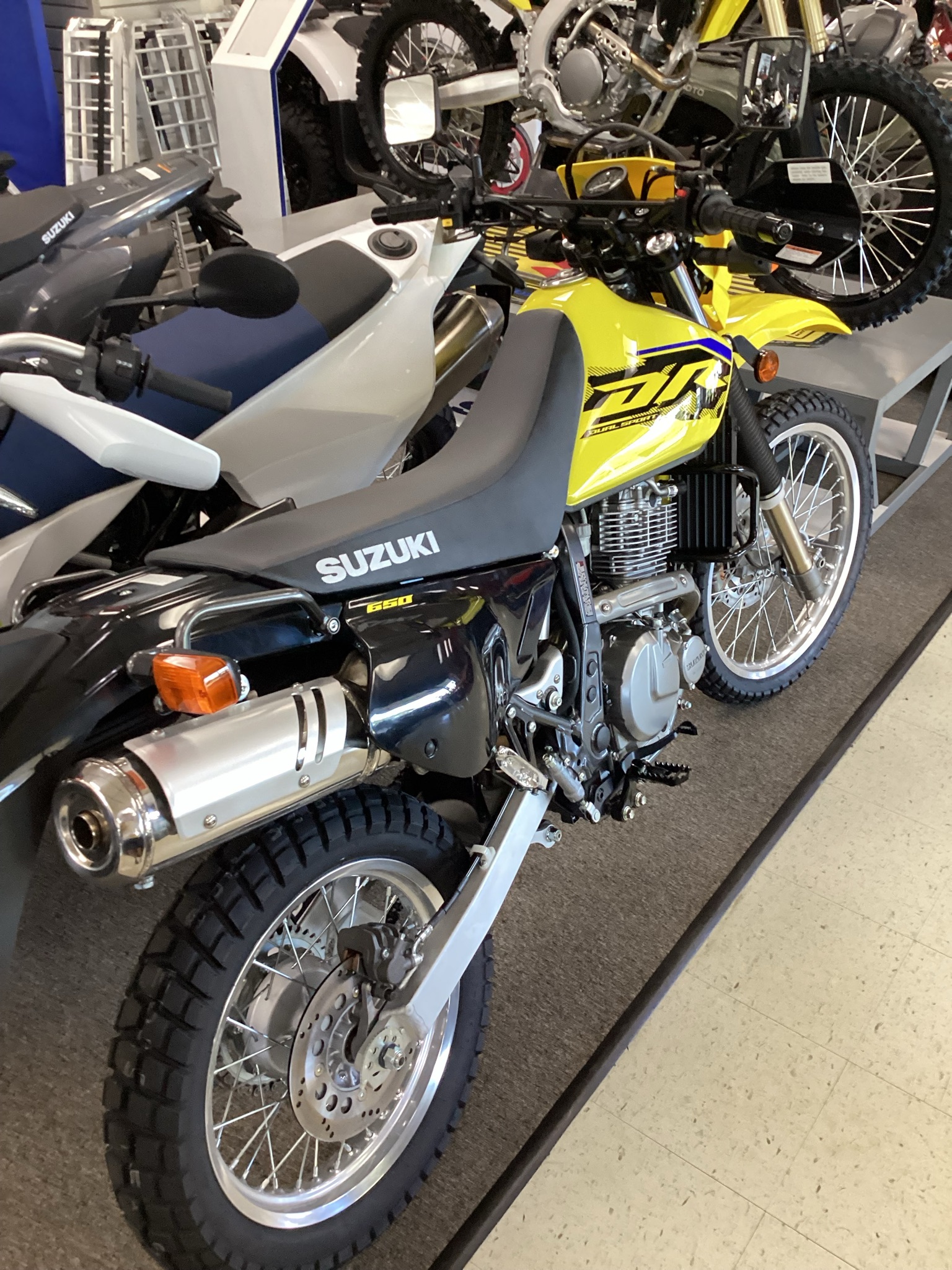 2027 Suzuki DR650S 4