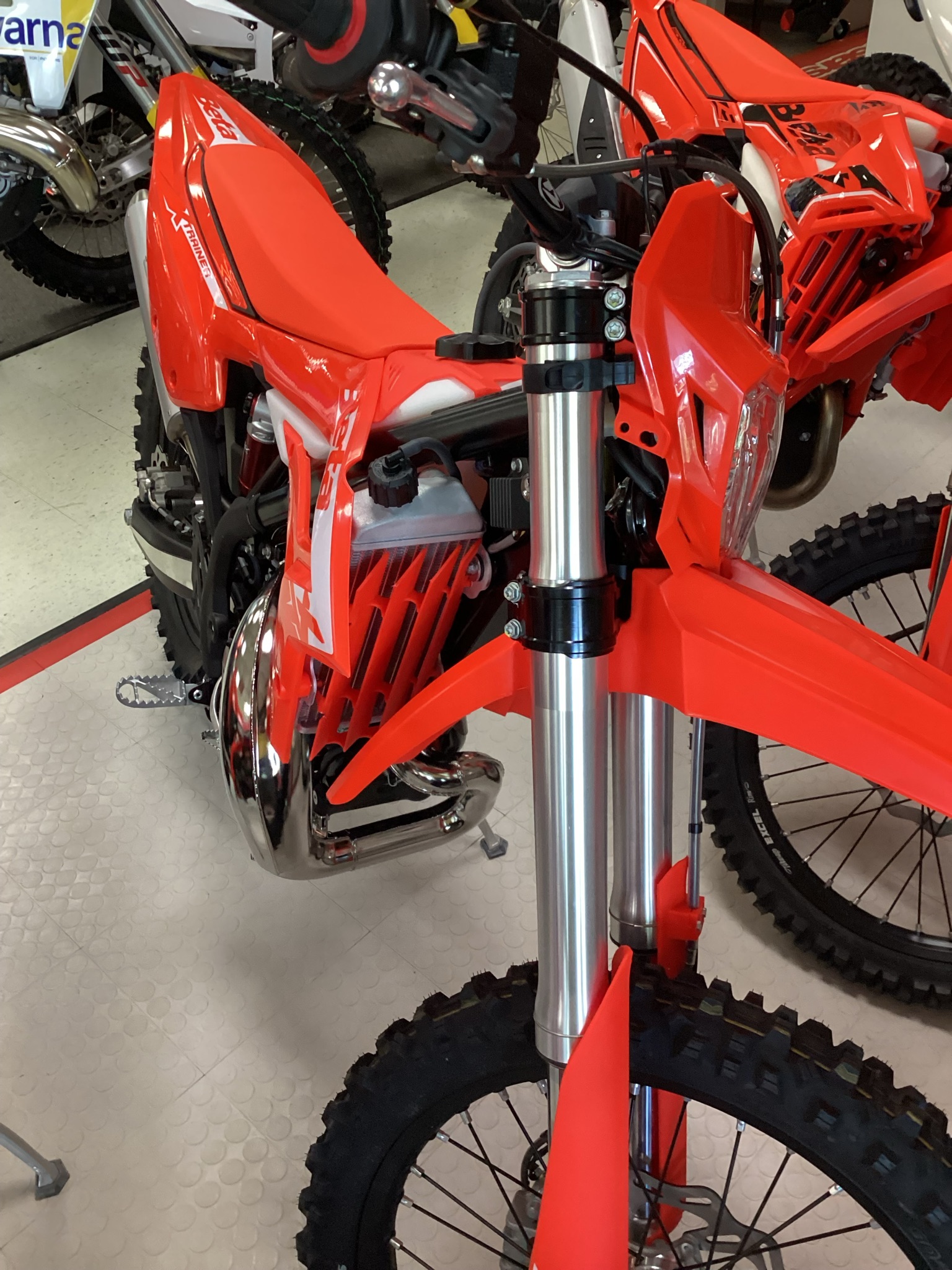 2027 X-Trainer 200