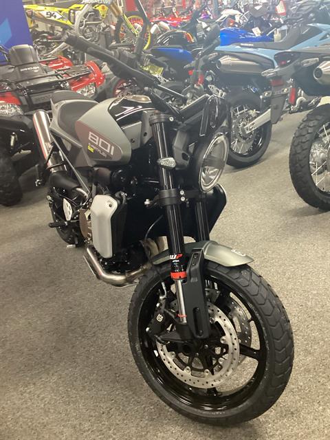 2027 Husqvarna Svartpilen 801 SE