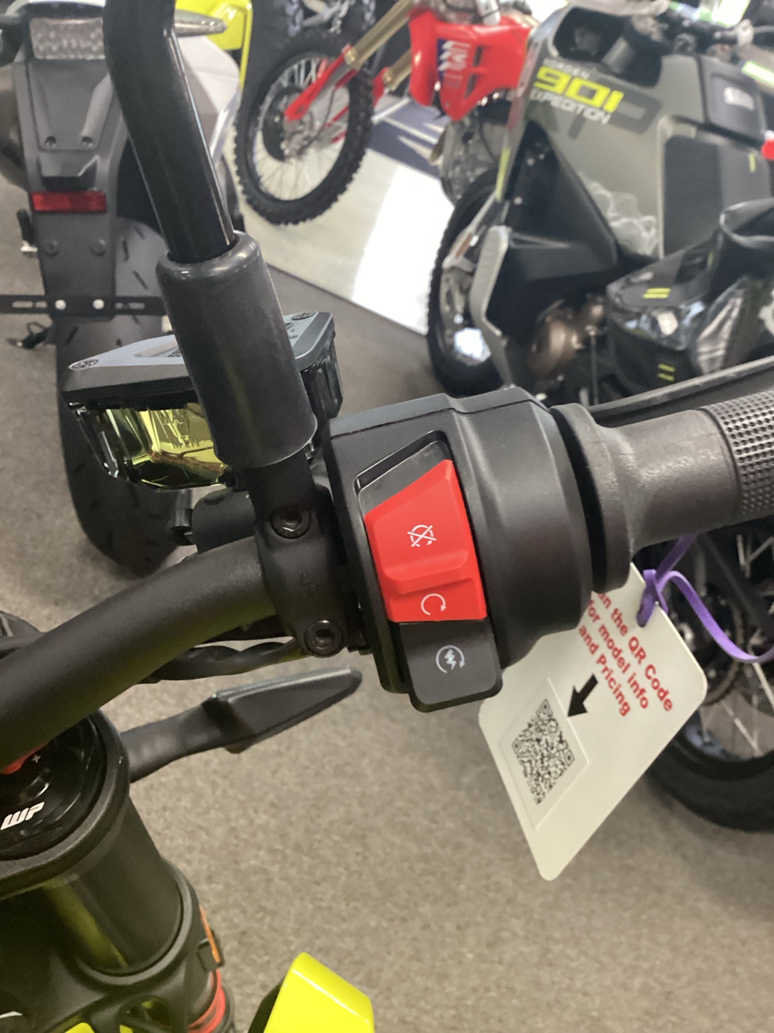 2026 Husqvarna Vitpilen 801 3