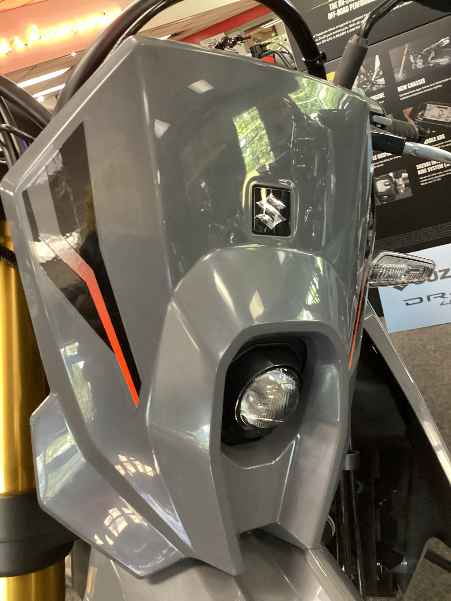 2025 Suzuki DR-Z4S 3