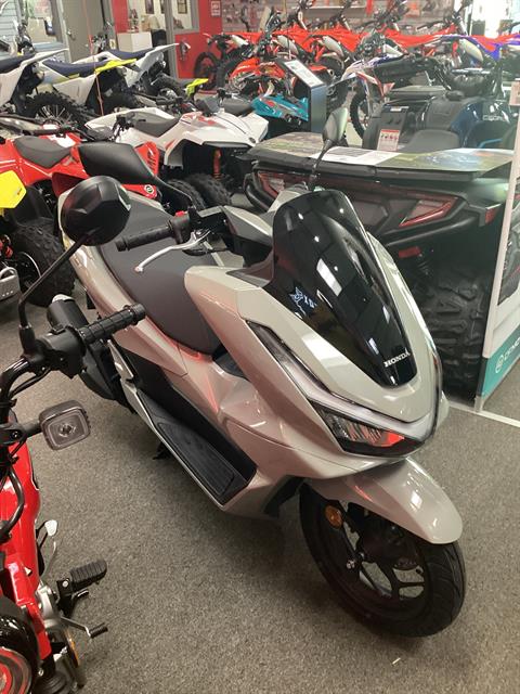 2026 Honda PCX — photo 1 of 12