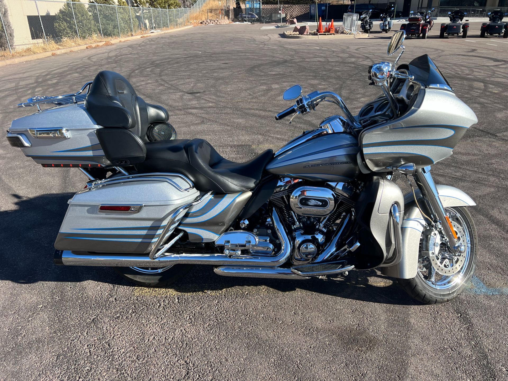 Used 2016 Harley-Davidson CVO™ Road Glide™ Ultra Specs, Price