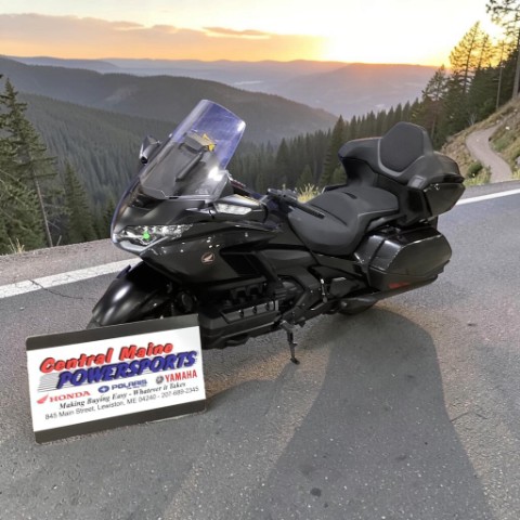 2022 Honda Gold Wing Tour Automatic DCT — photo 1 of 5