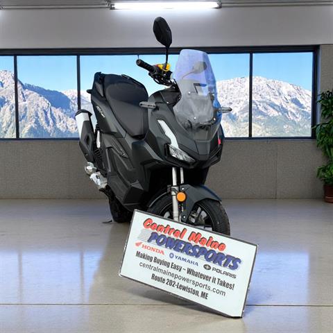 2025 Honda ADV160 — photo 1 of 10