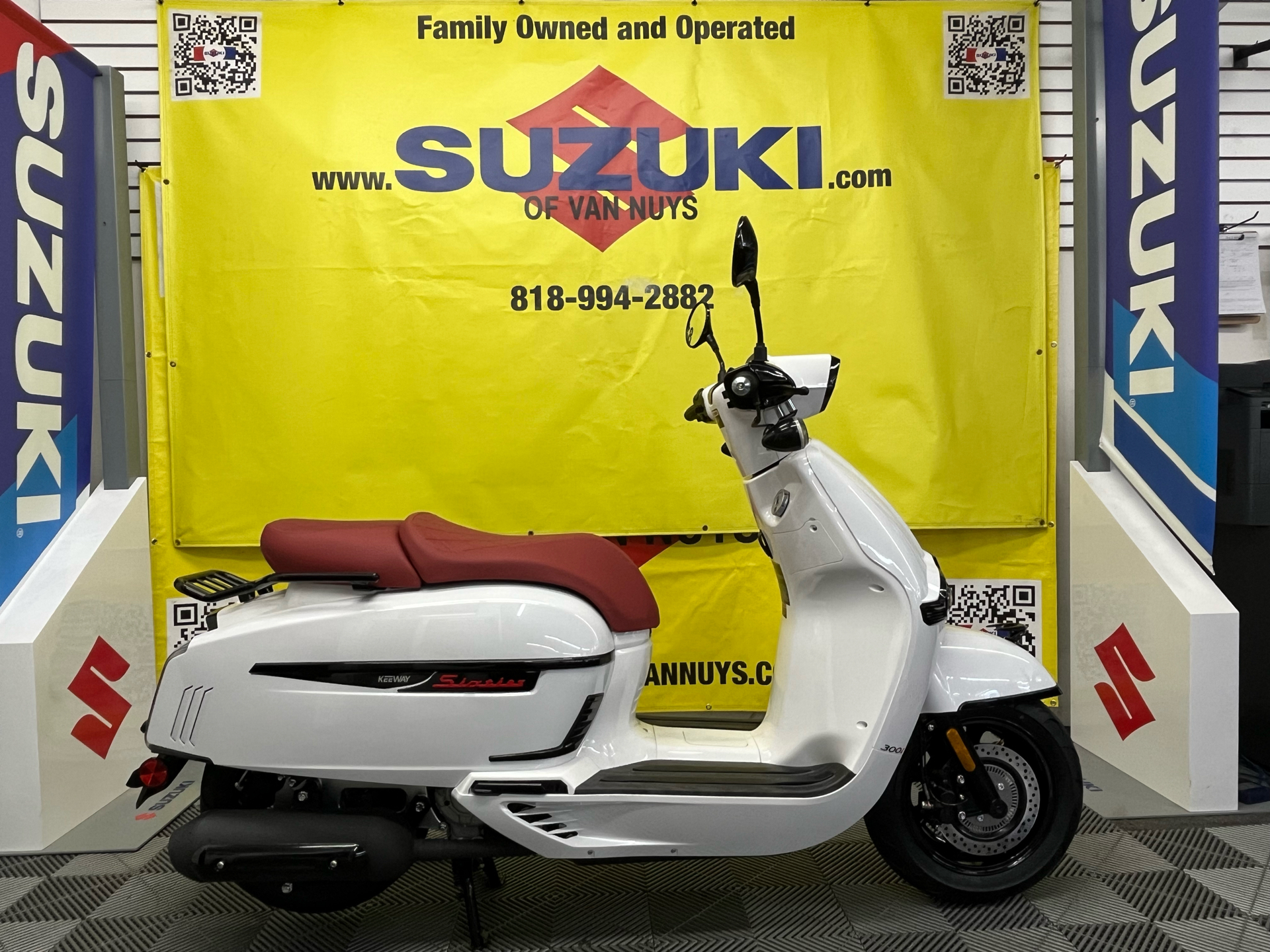 2025  Sixties 300i for sale 1095163