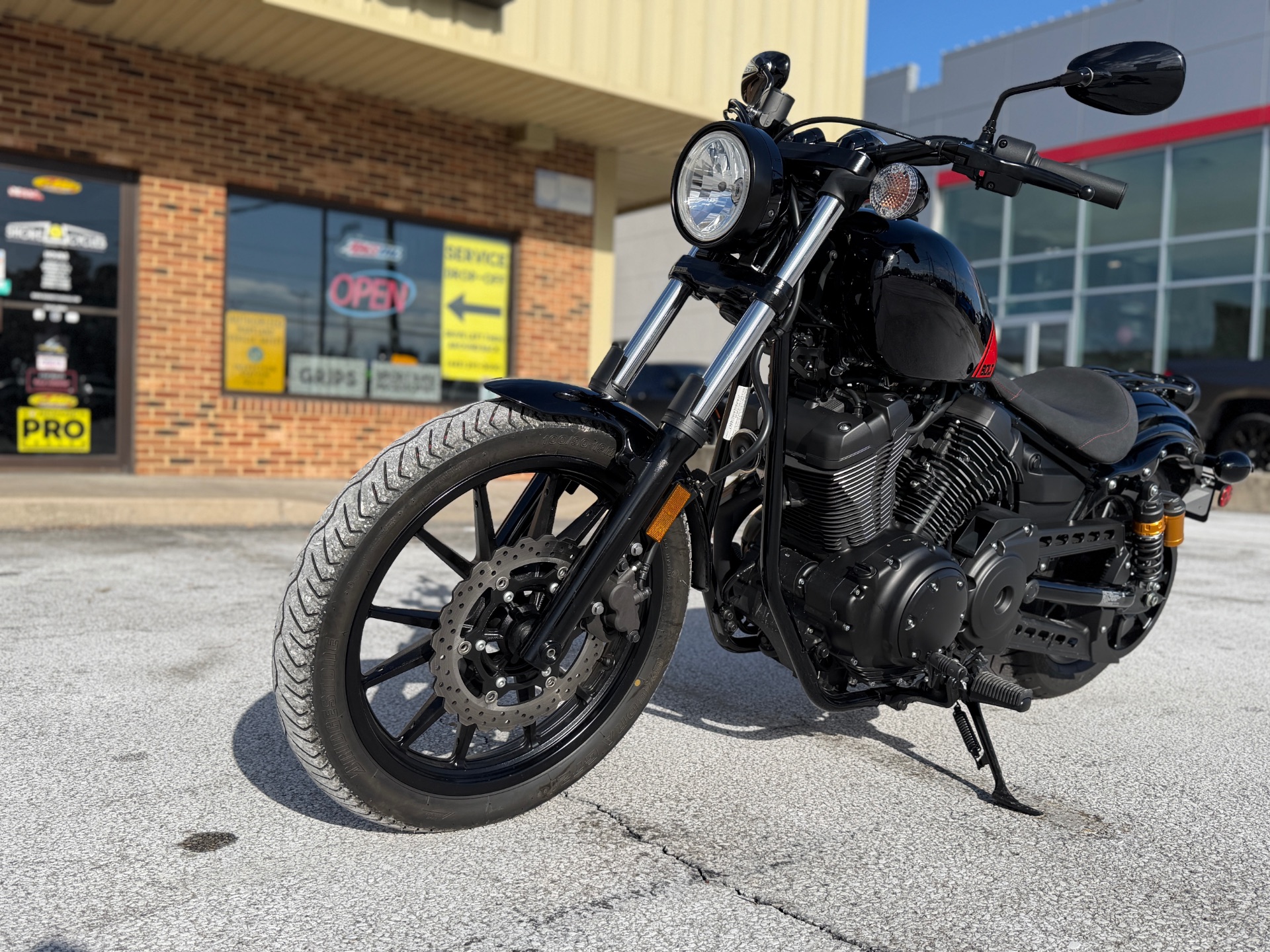 2025 Yamaha Bolt R-Spec 8