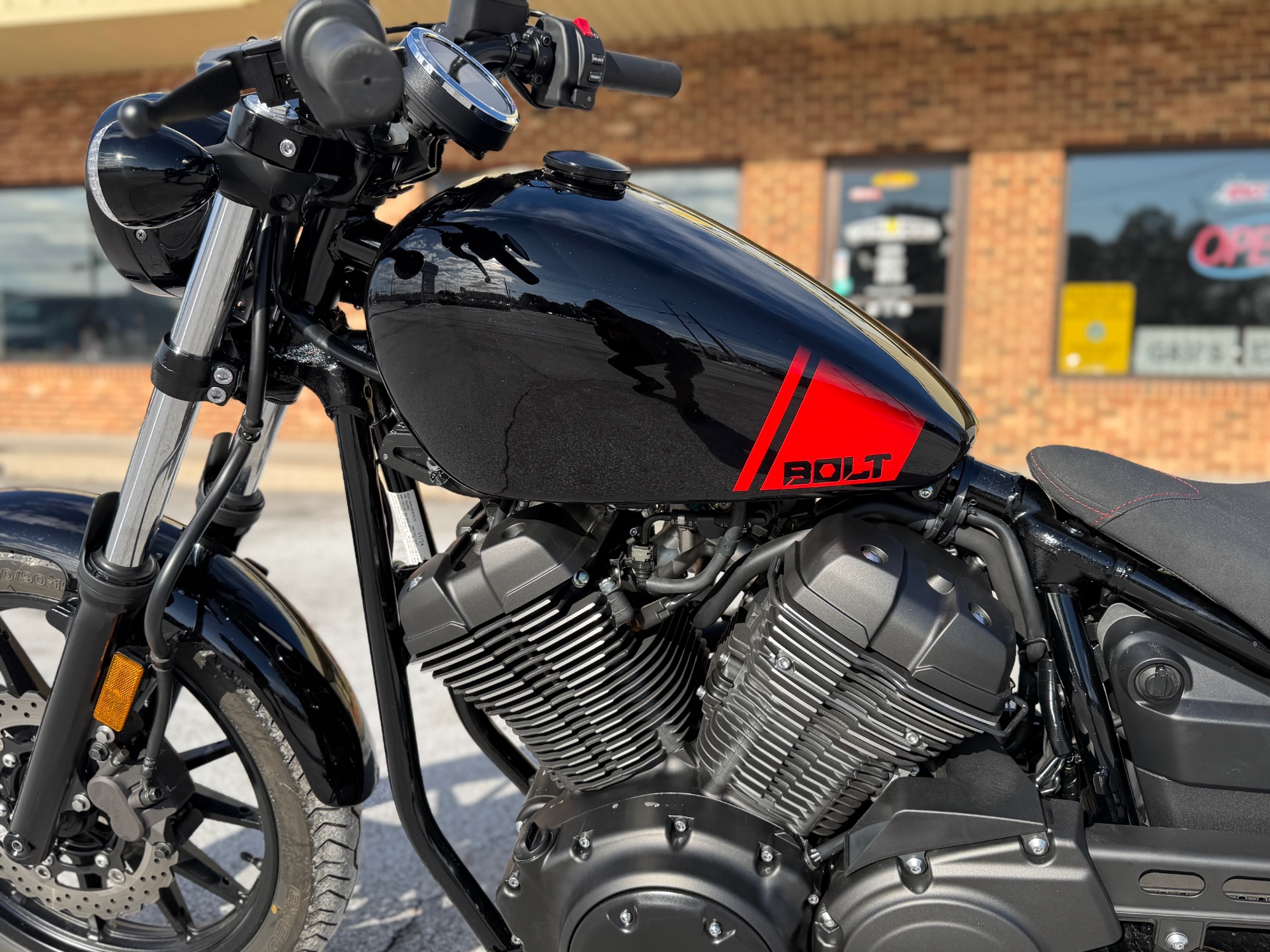 2025 Yamaha Bolt R-Spec 11