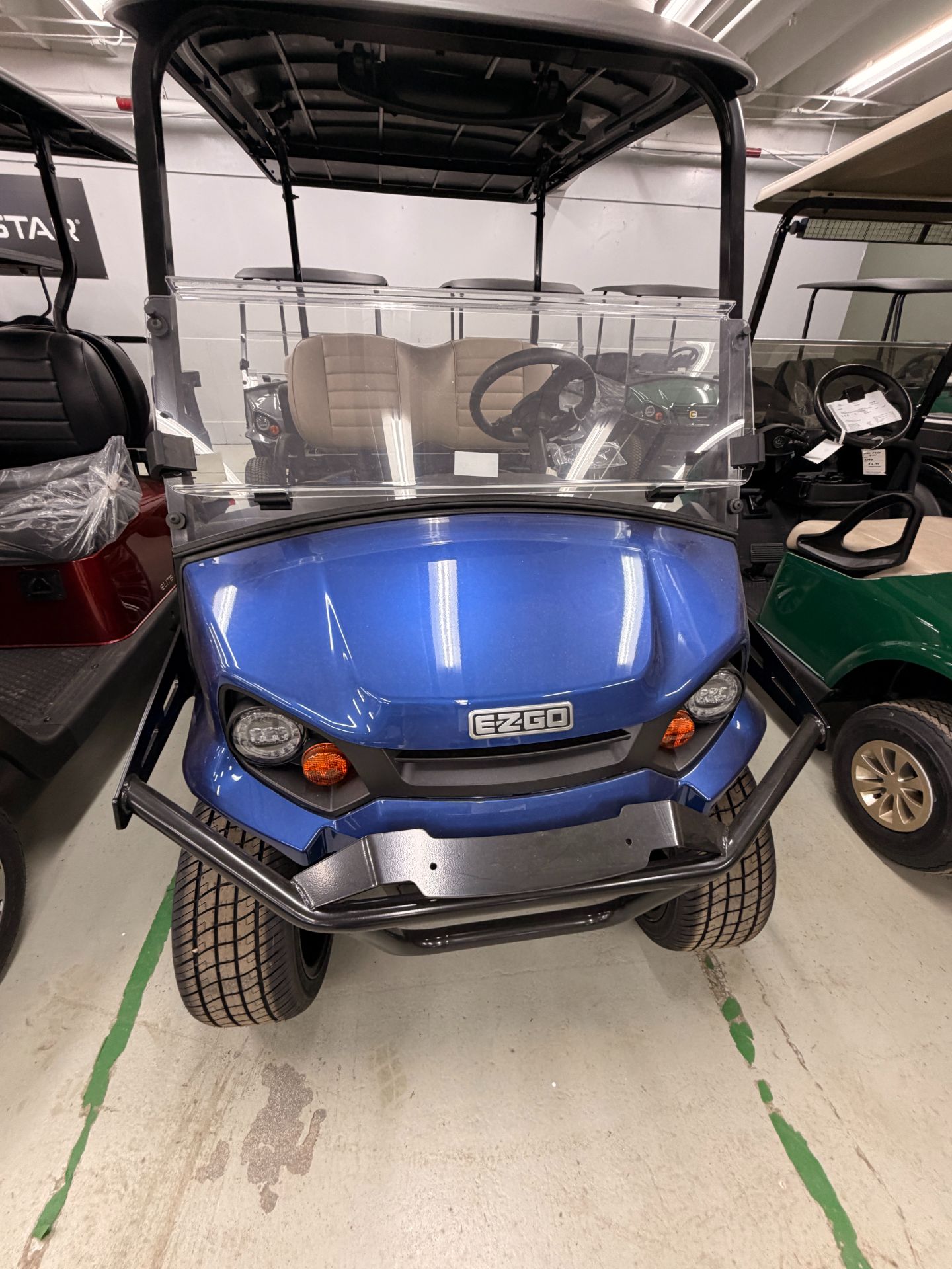 2025 EZGO Express photo 4