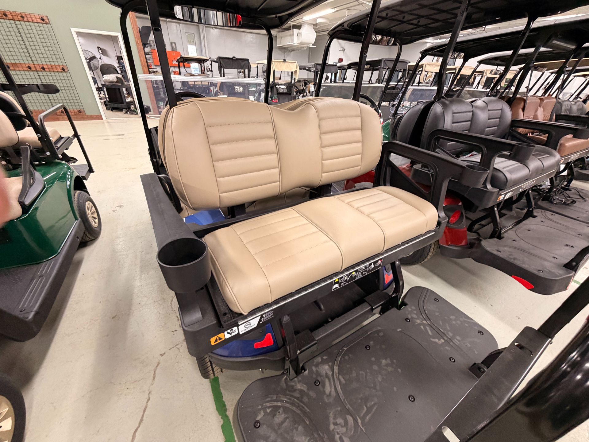 2025 EZGO Express photo 2