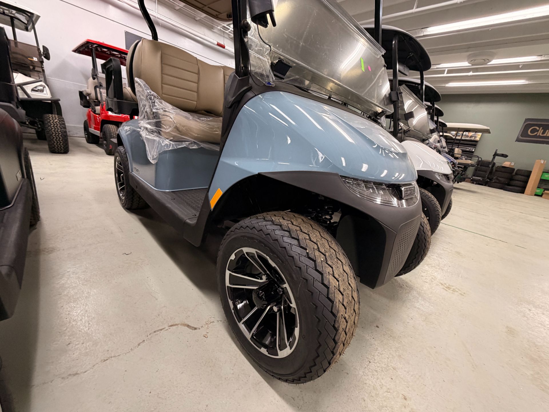 2026 EZGO RXV photo 3