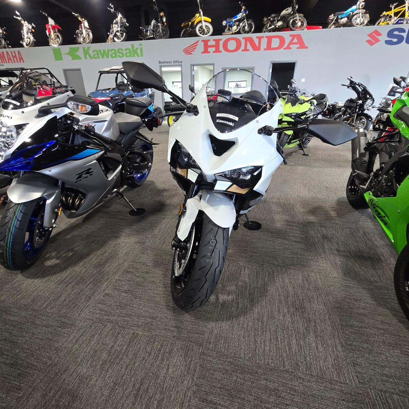 2026 Kawasaki Ninja® ZX-6R 2