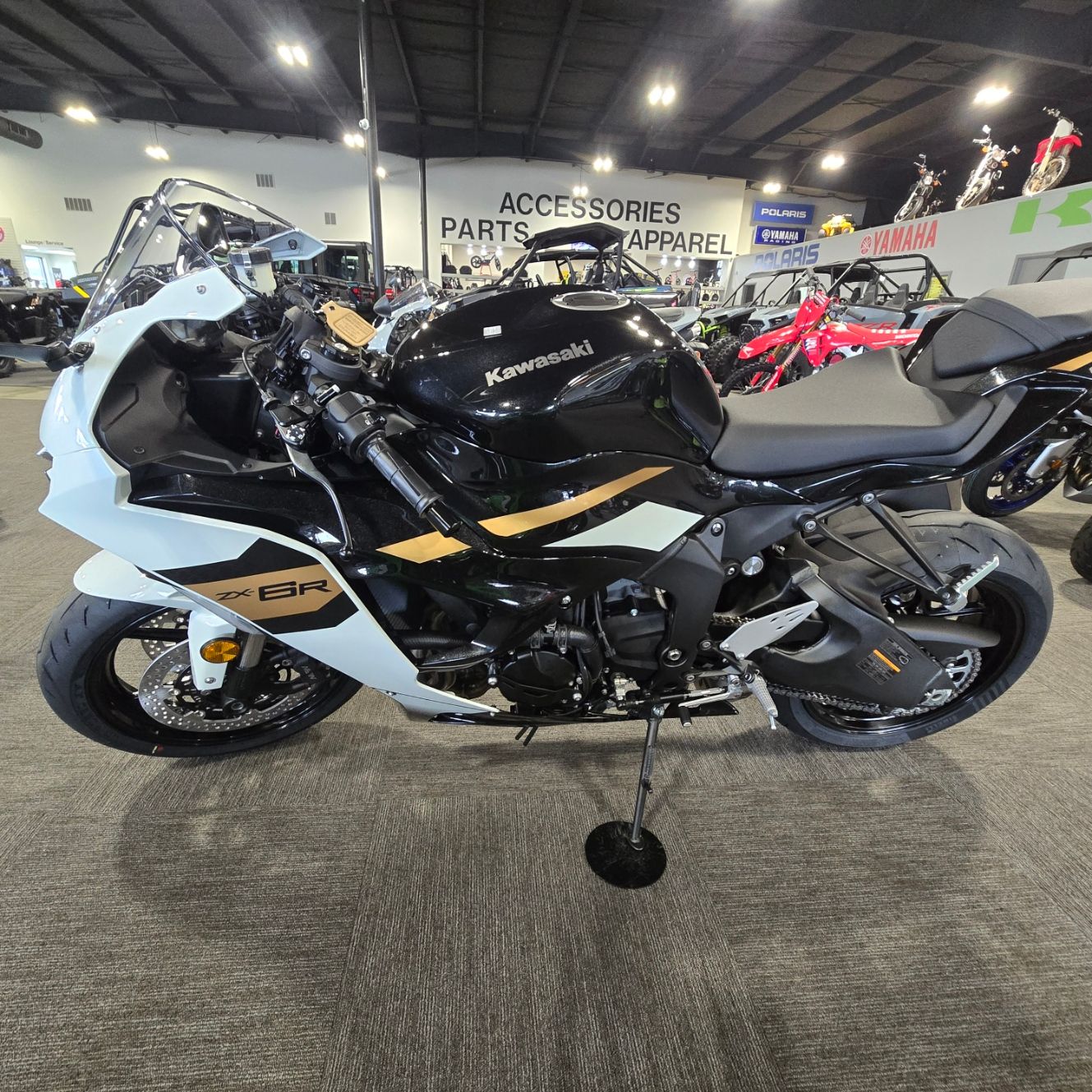 2026 Kawasaki Ninja® ZX-6R 3