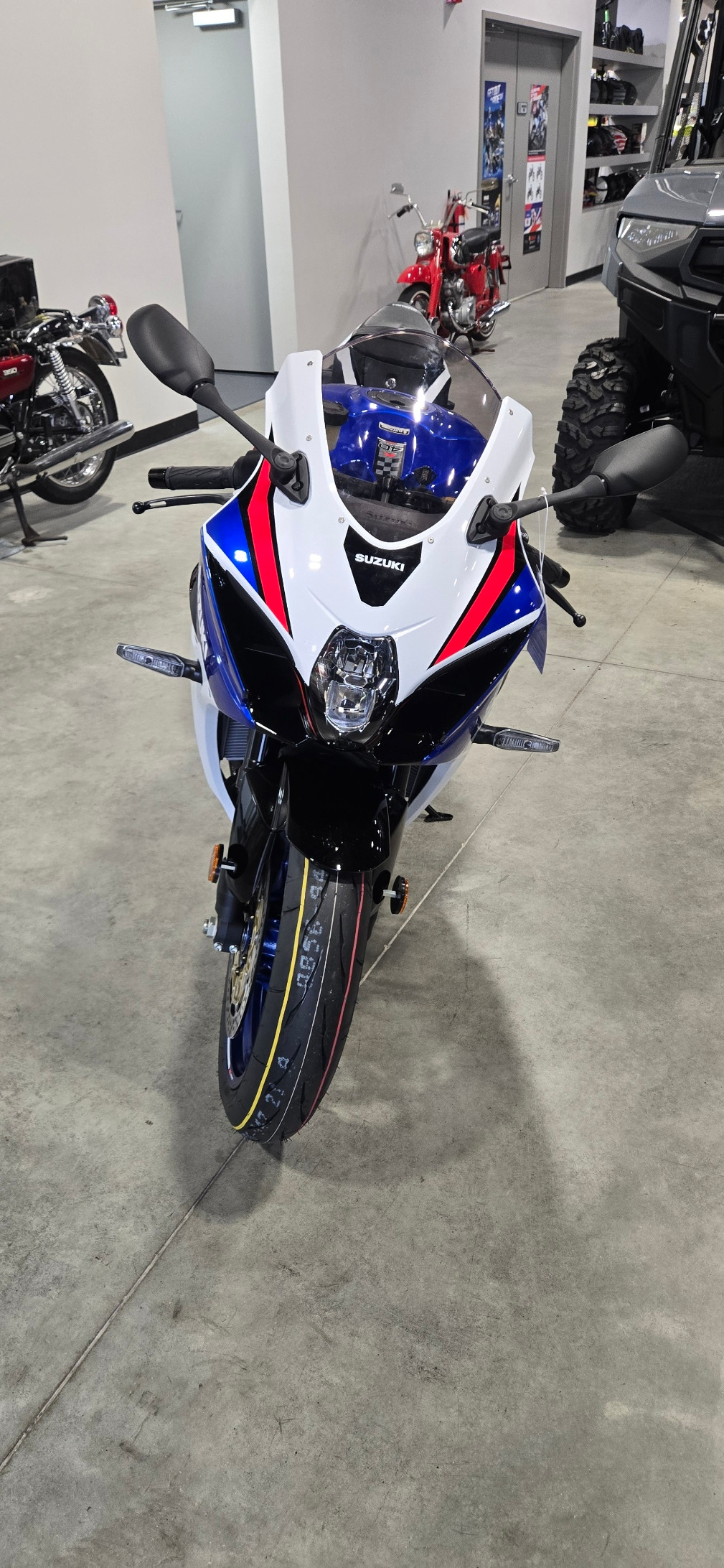 2027 Suzuki GSX-R1000 40th Anniversary Edition 2