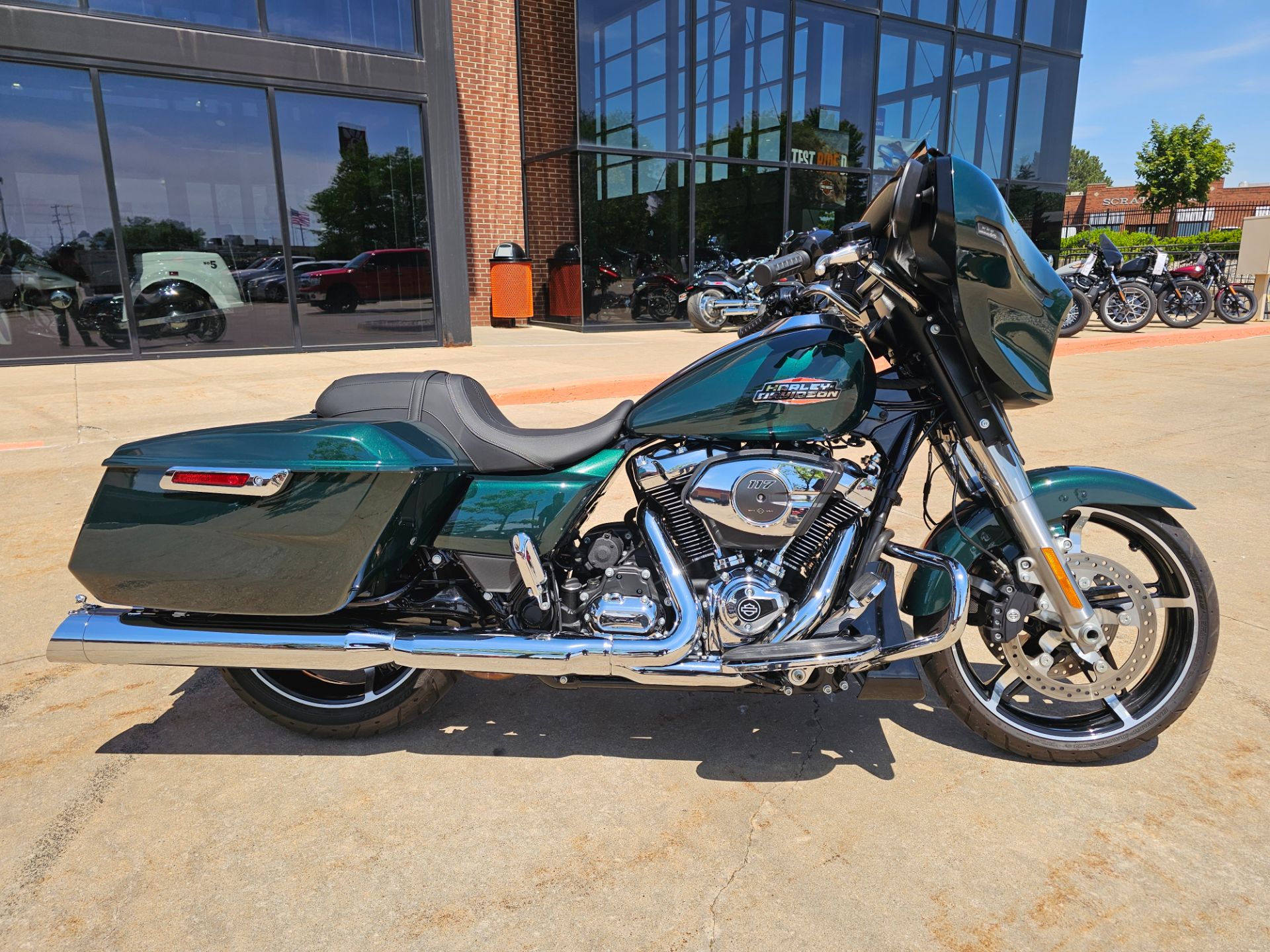 2024 Harley-Davidson Street Glide® 1
