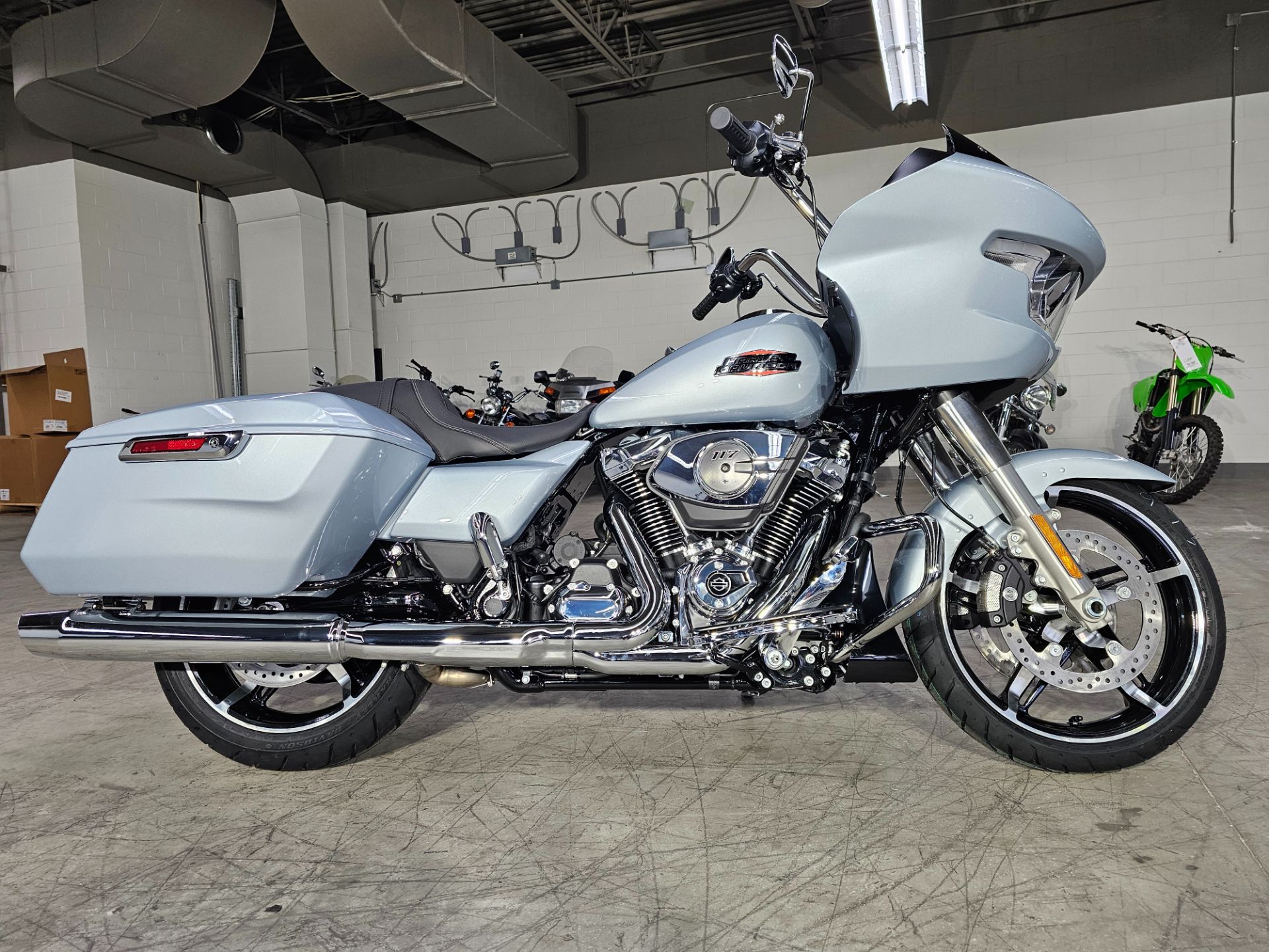 28パイ　シルバースポーク New 2024 Harley-Davidson Road Glide FLTRX Motorcycle For Sale In