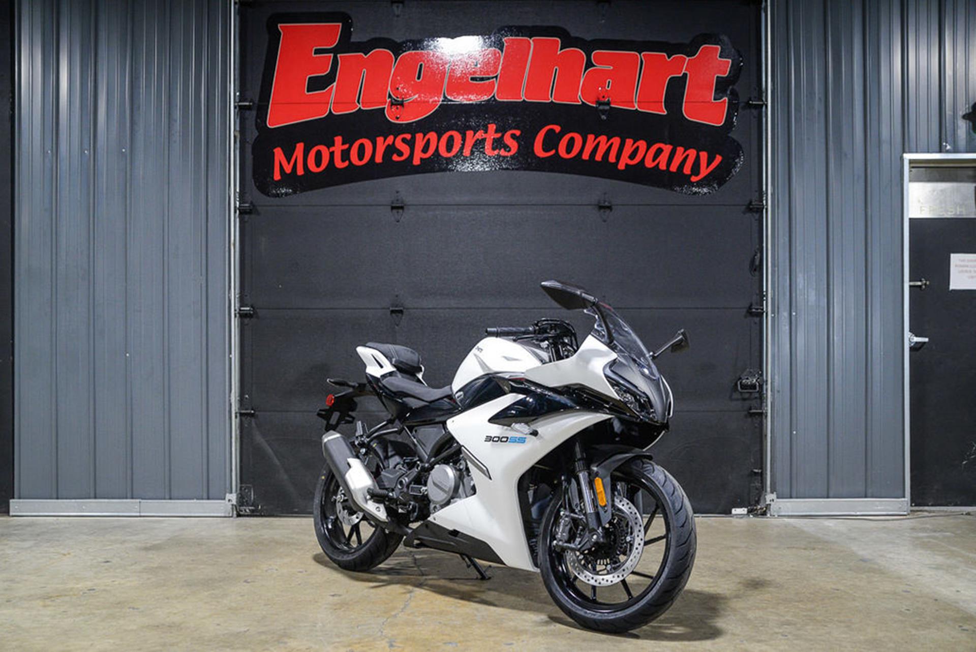 2025 CFMOTO 300SS, Madison WI | New Motorcycles for Sale: Specs