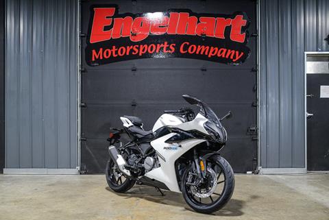 2025 CFMOTO 300SS, Madison WI | New Motorcycles for Sale: Specs