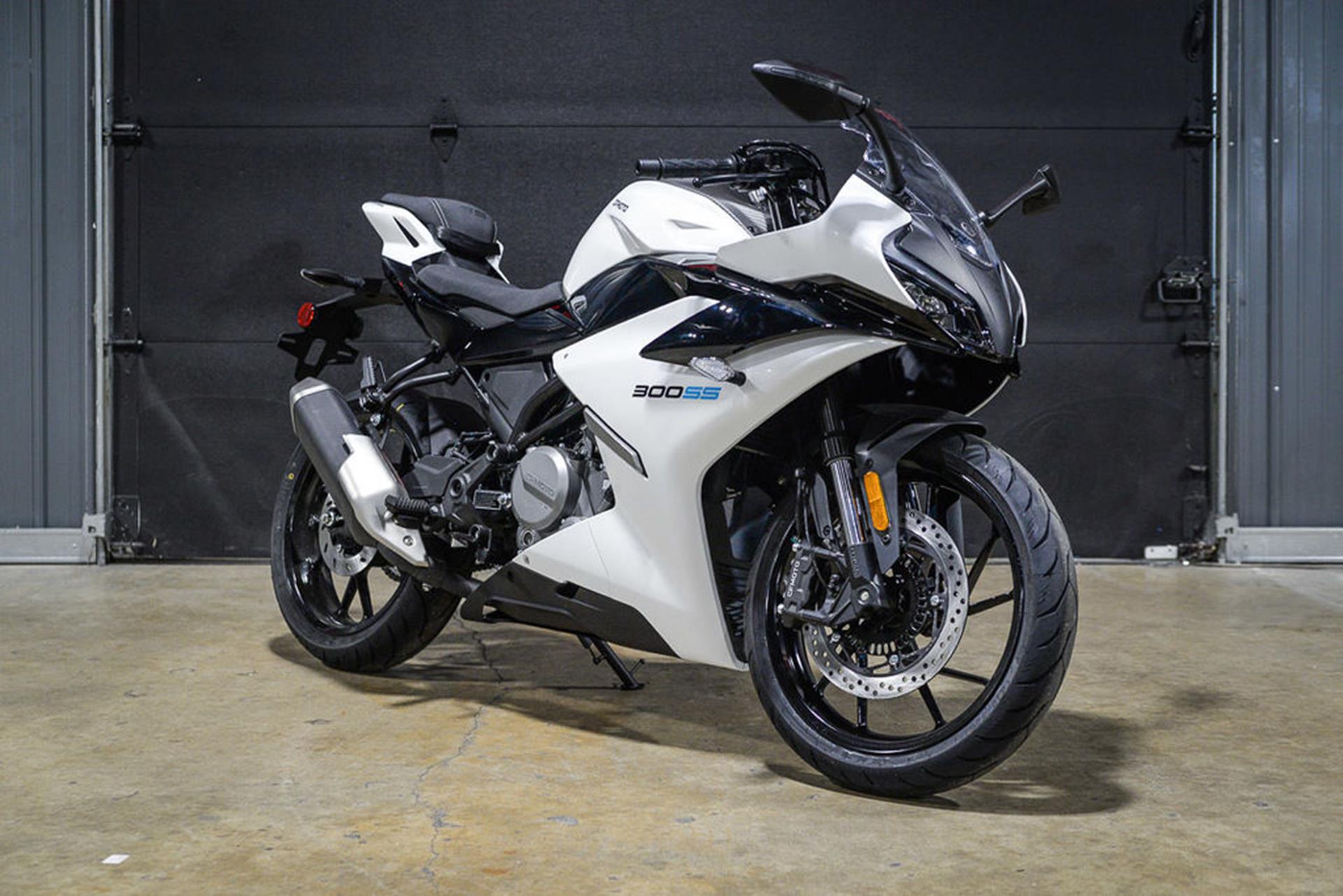 2025 CFMOTO 300SS, Madison WI | New Motorcycles for Sale: Specs