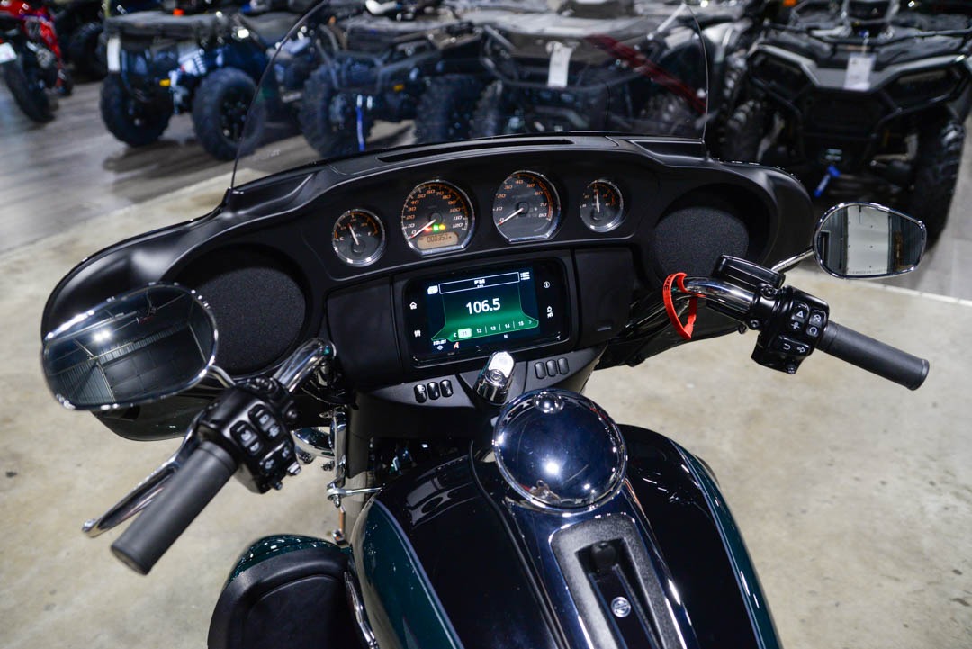 2024 Harley-Davidson Tri Glide® Ultra 10