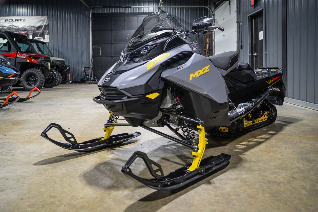 2026 Ski-Doo MXZ Adrenaline 137 850 E-TEC ES Ripsaw 1.25 6
