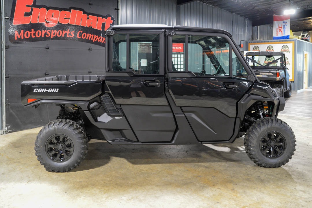 2026 Can-Am™ Defender MAX XT CAB HD11 2