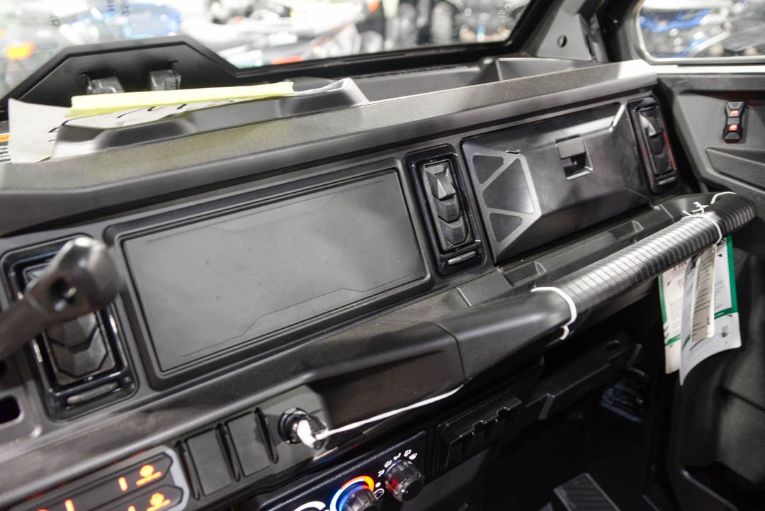 2026 Can-Am™ Defender MAX XT CAB HD11 12