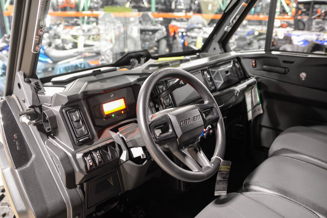 2026 Can-Am™ Defender MAX XT CAB HD11 8