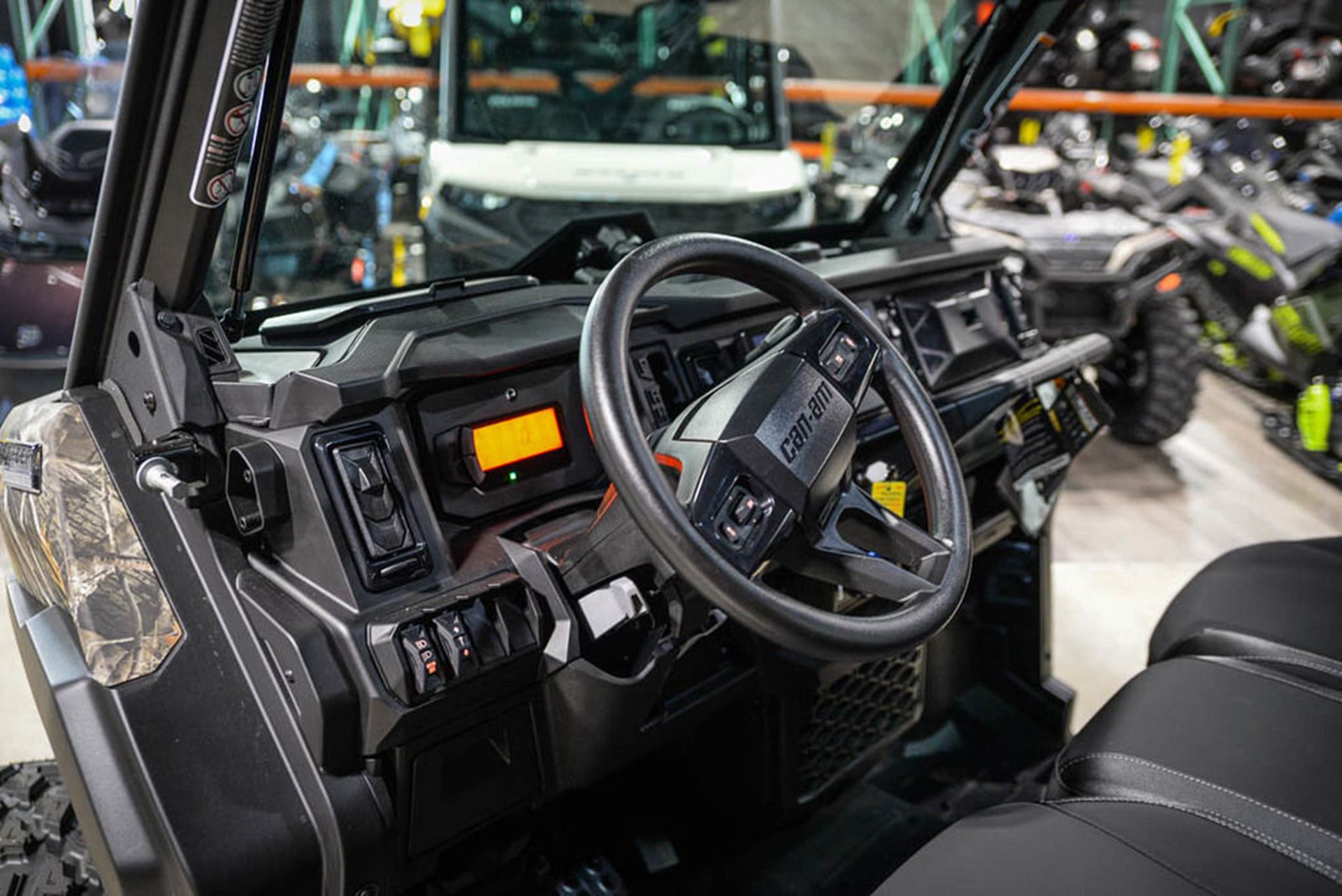 2026 Can-Am™ Defender Limited HD11 9