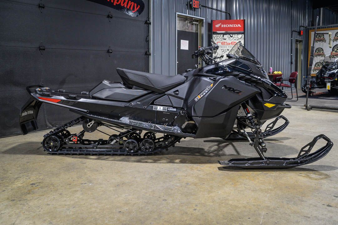 2026 Ski-Doo MXZ Adrenaline 137 850 E-TEC ES Ripsaw 1.25 3