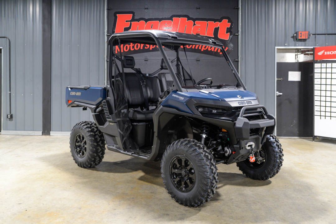 2026 Defender XT HD11 with 10.25 in. touchscreen displa