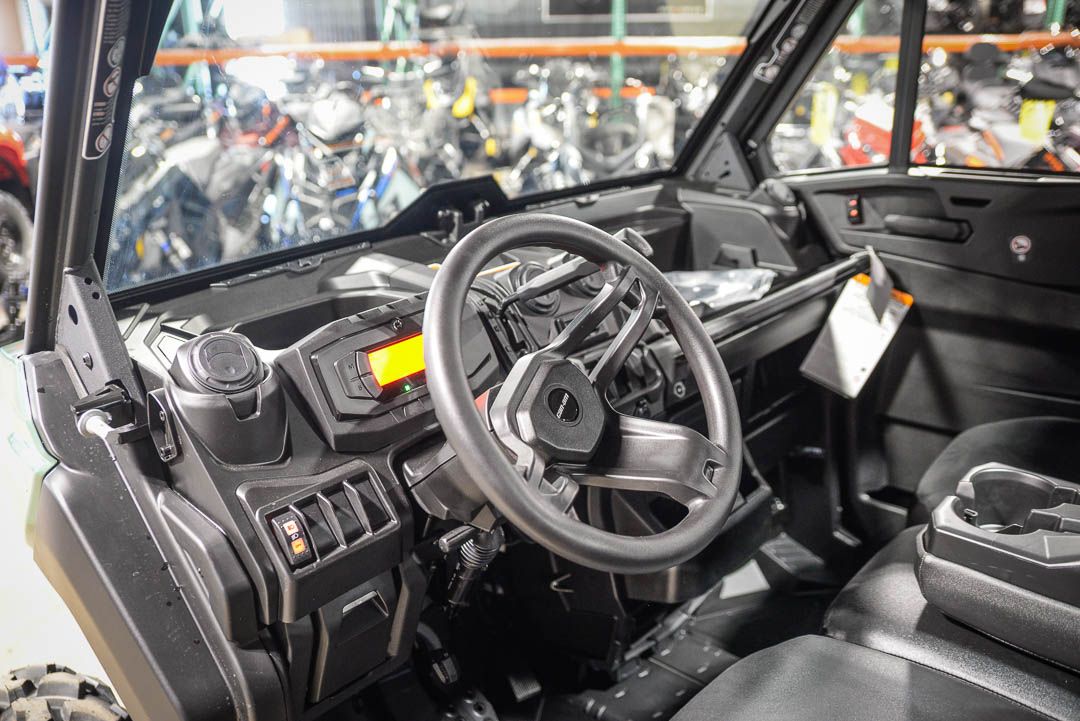 2026 Can-Am™ Defender DPS CAB HD10 12