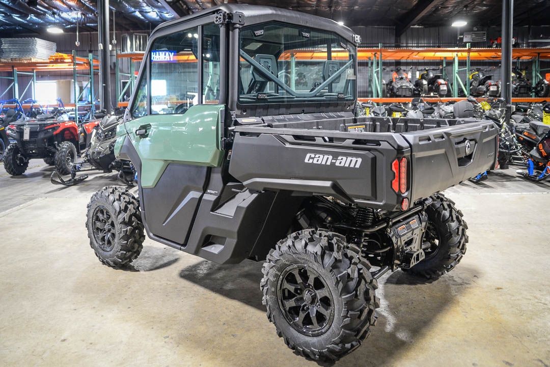 2026 Can-Am™ Defender DPS CAB HD10 7